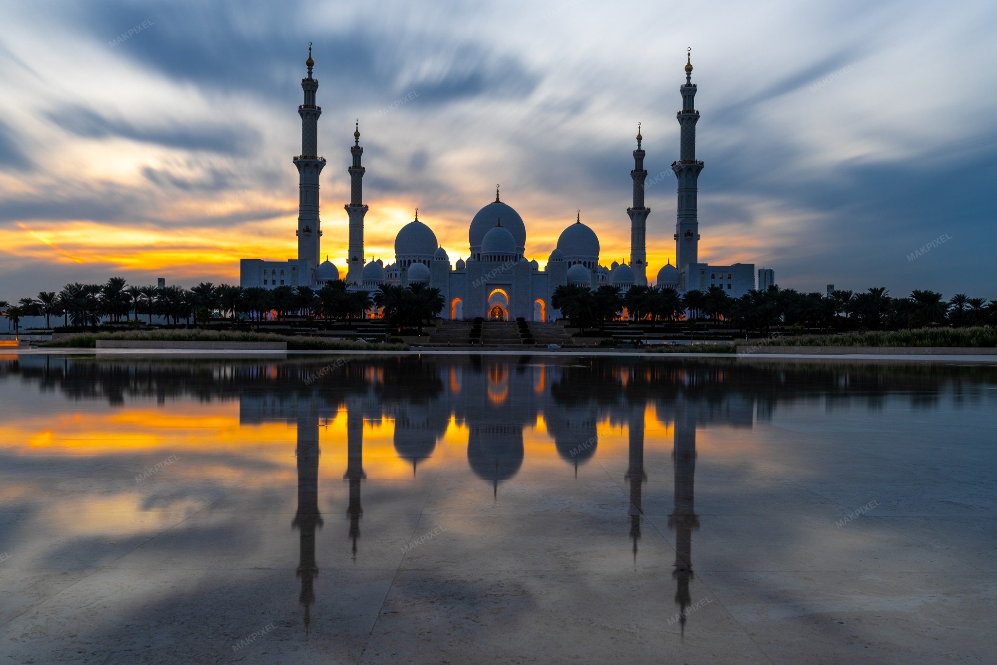 Sheikh Zayed Mosque in Abu Dhabi, United Arab Emirates - Full size view