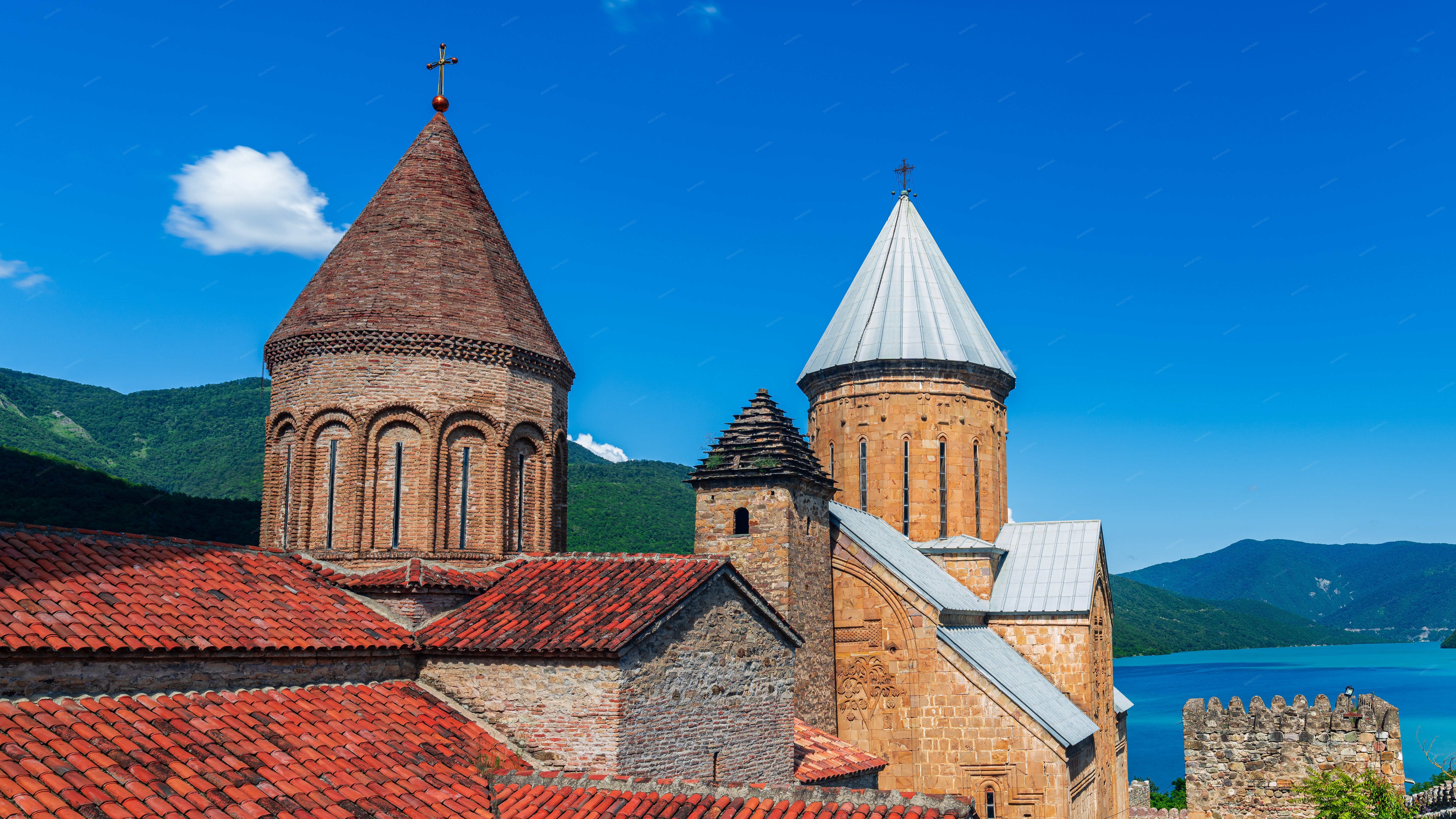 Trinity Cathedral in Romania - Full size view