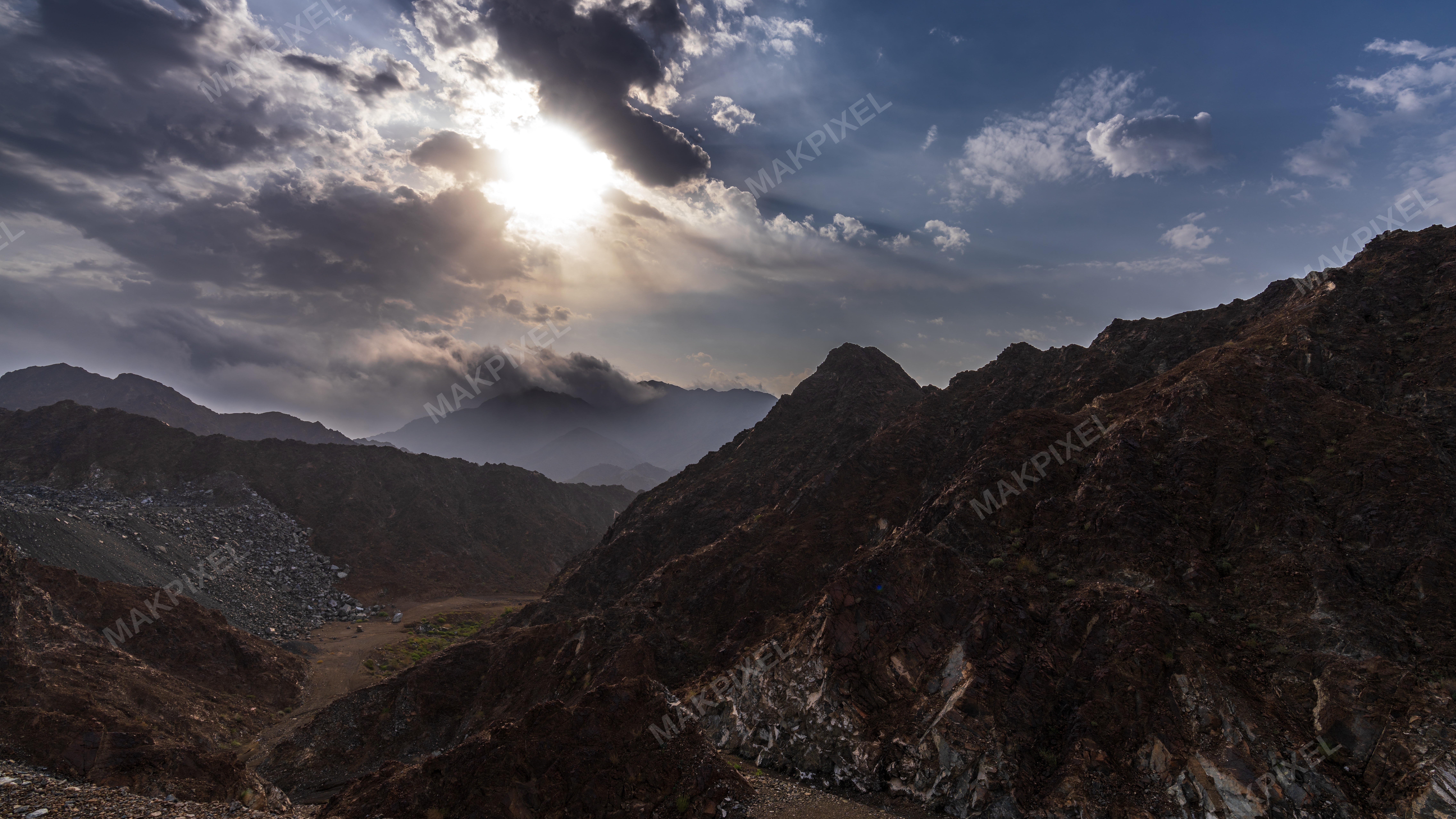 Korfakhan Foreground Shows Rocky Terrain Could Part - Full size view