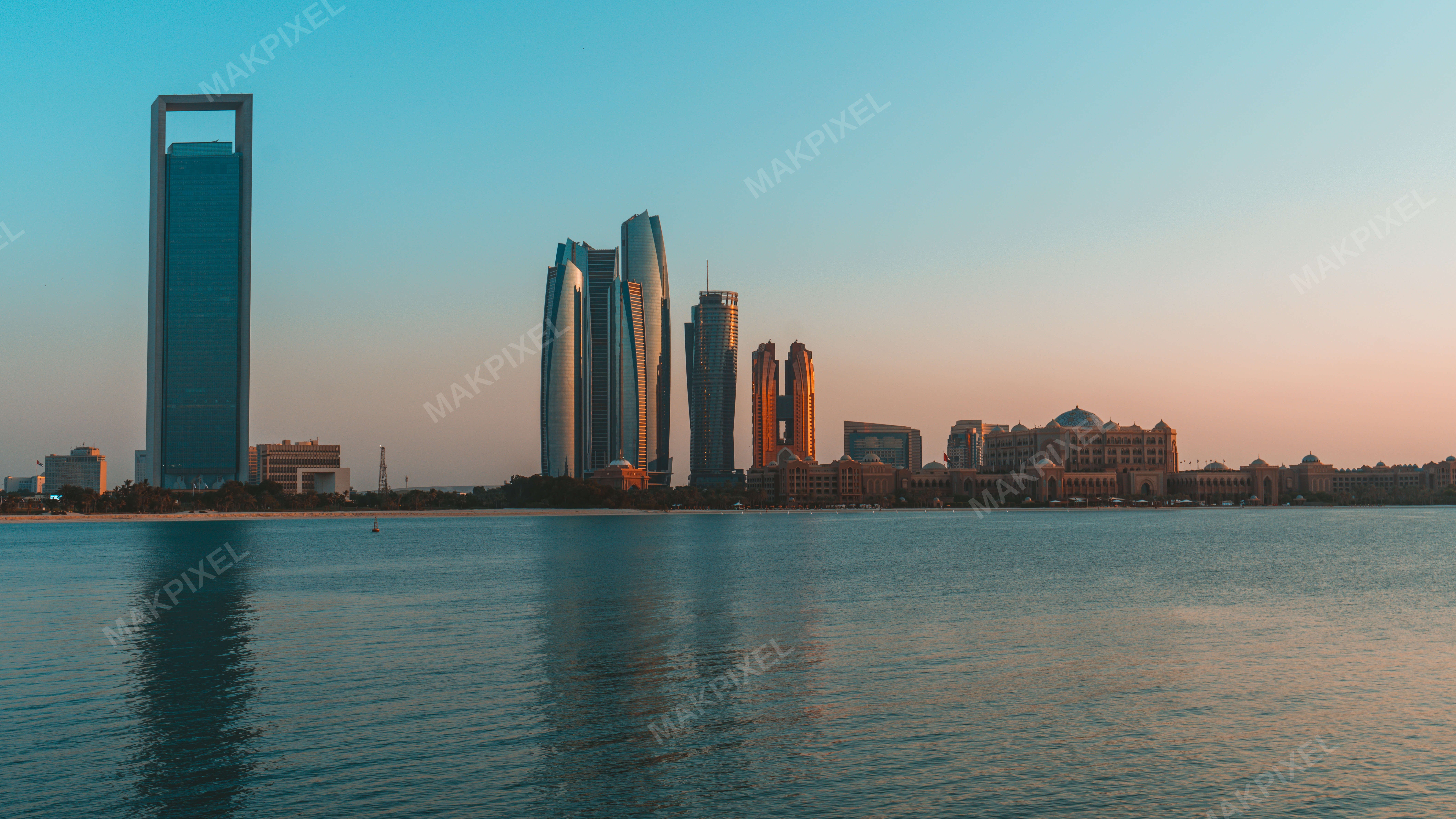 abu dhabi corniche  #1 - Full size view