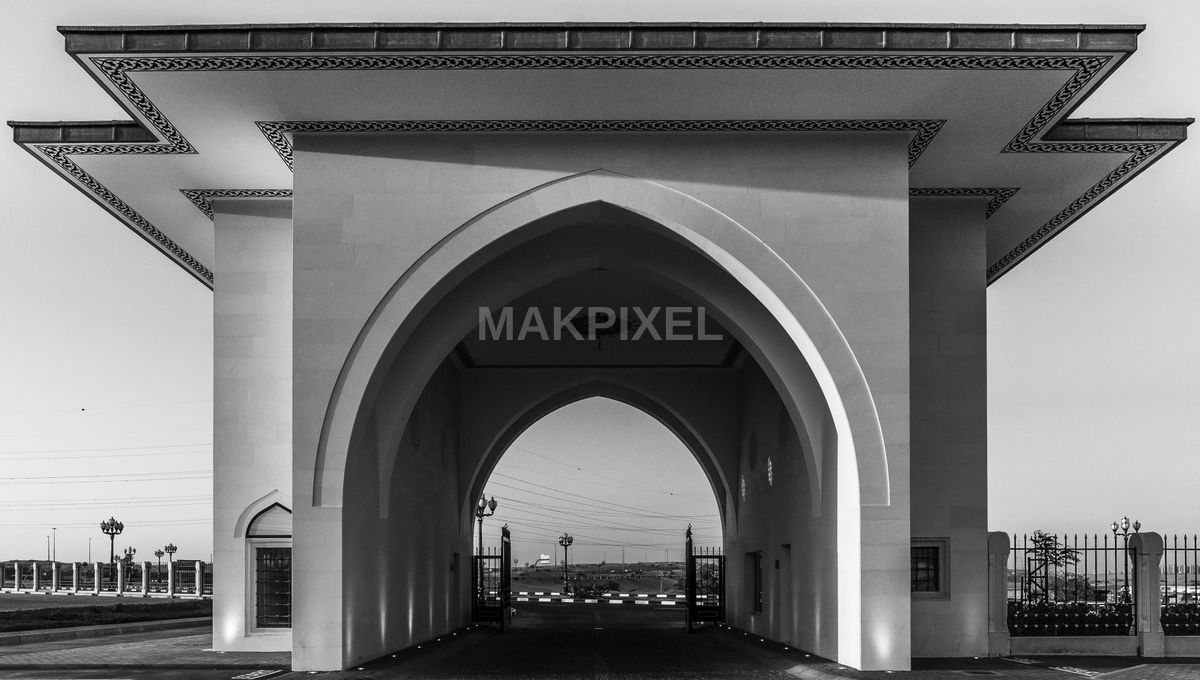 Sharjah Mosque Gateway – Islamic Geometric Arch Symmetry - 3948×2236 stock photo